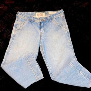 💕Cutest LeviStrauss Capri’s💕